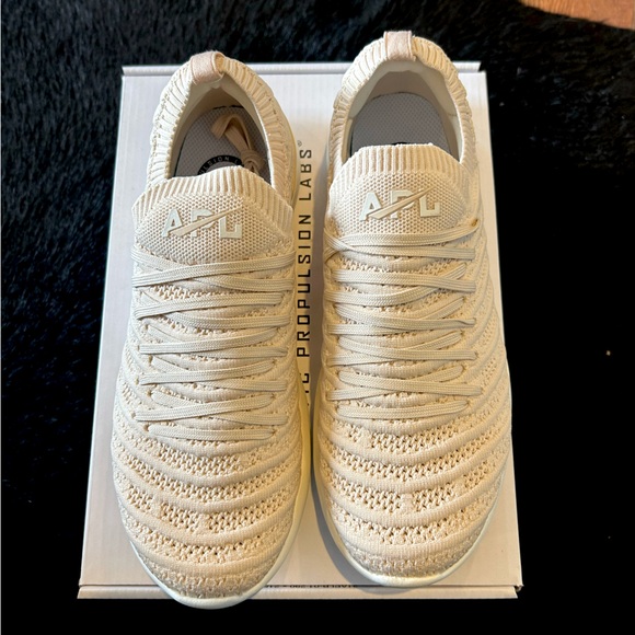 WOMENS APL SHOES - Picture 1 of 5